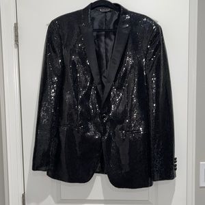 Black sequence tuxedo blazer from Zara, in great conditions. Size 40R